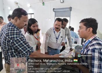 भडगाव नगर परिषद निवडणूक २०२५ : निरीक्षक देवदत्त केकाण यांची ईव्हीएम तपासणी.!!!