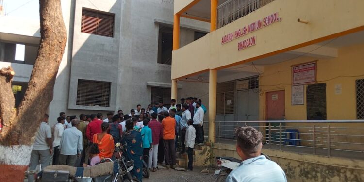 भडगाव येथील आदर्श इंग्लिश मेडियम स्कूल मधील दोन बालकांच्या मृत्यू प्रकरणी;६ संशयित आरोपींना न्यायालयीन कोठडी