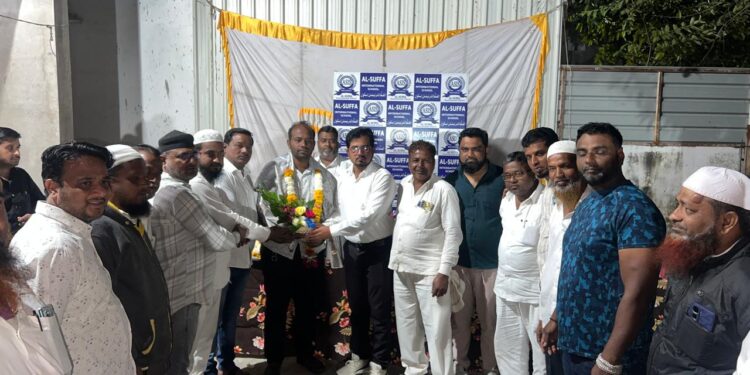 अलसूफ्फा फाउंडेशनतर्फे जारगावच्या नवनिर्वाचित सरपंच दानिश बागवान यांचा पाचोरा येथे सत्कार