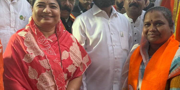 नवनिर्वाचित नगराध्यक्षा यांना उपमुख्यमंत्री एकनाथ शिंदे यांचा आशीर्वाद.!!!