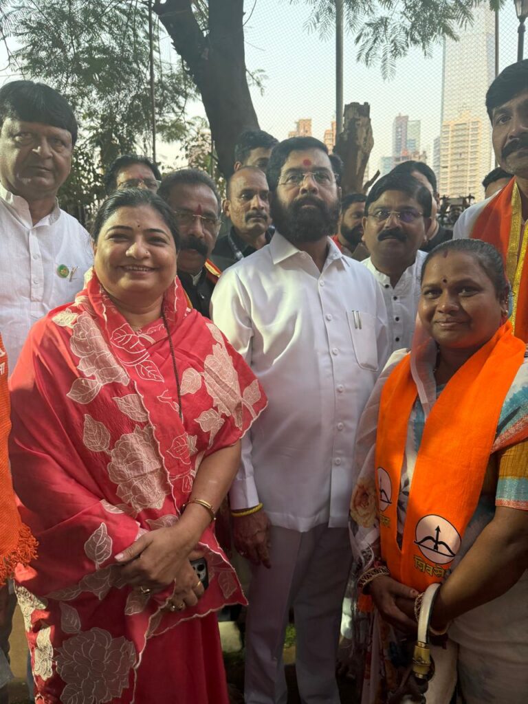नवनिर्वाचित नगराध्यक्षा यांना उपमुख्यमंत्री एकनाथ शिंदे यांचा आशीर्वाद.!!!