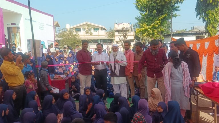 जि. प.उर्दू बाईज शाळेत आनंद मेळावा उत्साहात संपन्न.!!!