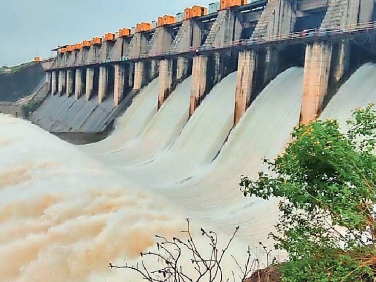 गुजरातकडे जाणारे पाणी आता आपल्या शेतात नार–पार–गिरणा नदी जोड प्रकल्पाला मुहूर्त; नाशिक–जळगावचा कायापालट.!!!