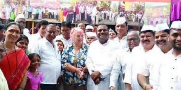 लालबागमध्ये विठुरायाचा गजर, मुंबई झाली भक्तीमय पंढरपूर