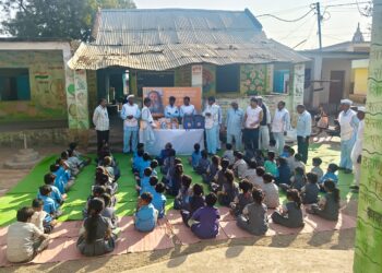 भडगाव तालुक्यात विश्व मानव रूहानी केंद्रातर्फे गरजू विद्यार्थ्यांना शालेय साहित्याचे वाटप.!!!