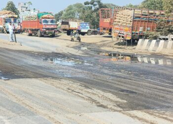 कजगाव येथे जळगाव–चांदवड महामार्गावरील गटारींची दयनीय अवस्था; नागरिकांच्या सुरक्षिततेचा प्रश्न गंभीर