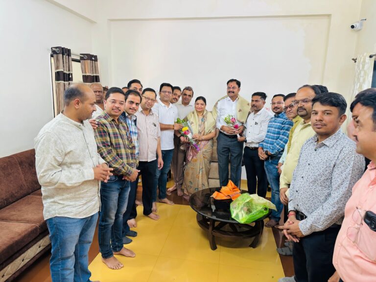 पाचोरा डॉक्टर्स असोसिएशनतर्फे नवनिर्वाचित नगराध्यक्षा व उपनगराध्यक्षांचा भव्य सत्कार