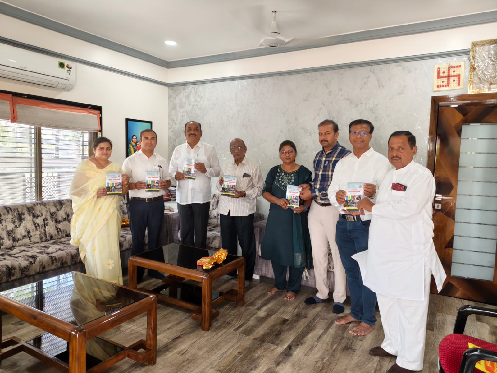 डॉ. प्राजक्ता देशमुख व डॉ. शारदा शिरोळे लिखित 'कचरा व्यवस्थापन' या पुस्तकाचे प्रकाशन