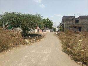 रस्त्यालगतची उघडी विहीर ठरतेय जीवघेणी; तातडीने उपाययोजना न केल्यास मोठ्या दुर्घटनेचा धोका