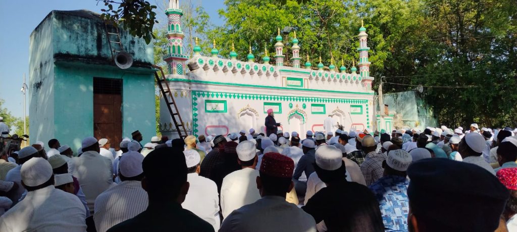 आपल्या भीतर बसलेल्या अहंकाराची बळी द्या — मरकजी इमाम आले मुस्तफा,नगरदेवळा येथे ईद-उल-अजहा उत्साहात; जागतिक शांततेसाठी विशेष दुआ 13 IMG 20260528 WA1409