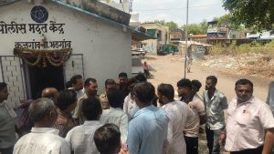 तांदूळवाडी फाट्यावर एसटी थांबवण्यावरून वाद; ग्रामस्थांचा रस्ता रोको आंदोलनाचा इशारा,बस थांबवण्याबाबत गैरसमजातून शाब्दिक वाद; प्रवाशांकडूनही स्पष्टीकरण, एसटी प्रशासनाकडे तातडीने लक्ष देण्याची मागणी.!!! 2 IMG 20260608 WA0969