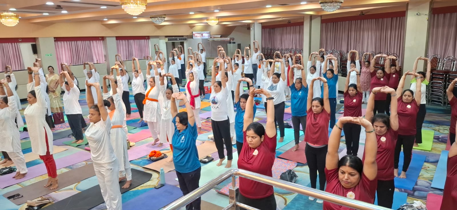 मुंबईसह महाराष्ट्रभर आंतरराष्ट्रीय योगदिन उत्साहात साजरा 1 IMG 20260621 WA1434