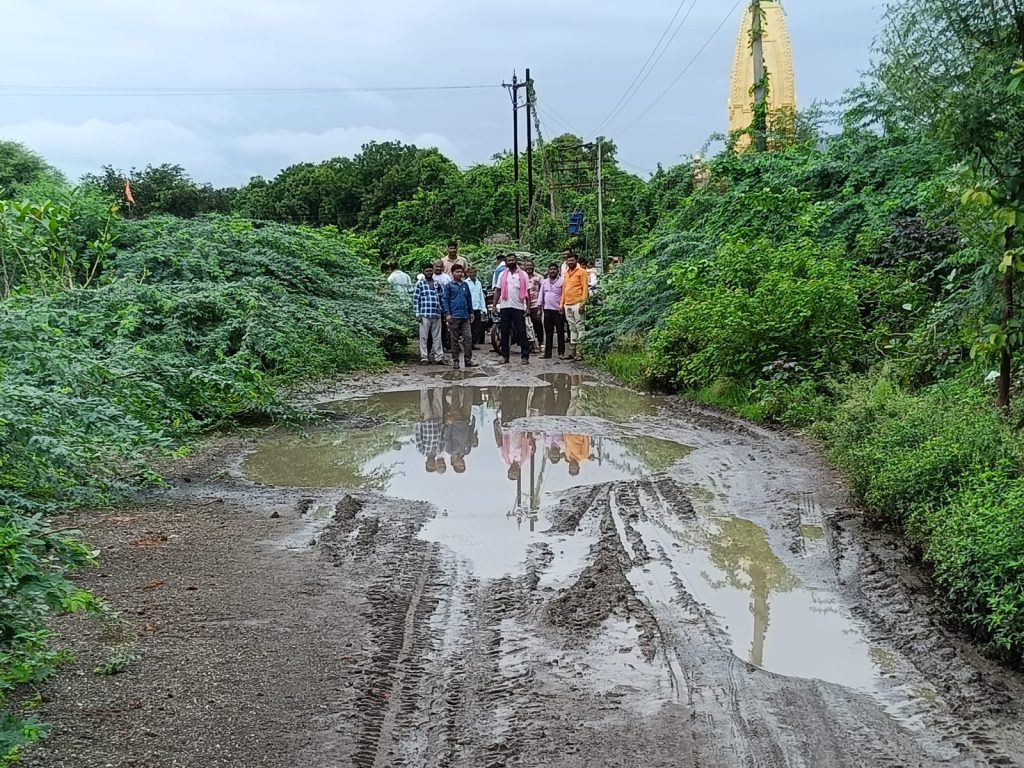 कजगाव येथे पावसामुळे रस्त्यांची दुरवस्था;नागरिकांकडून तातडीच्या दुरुस्तीची मागणी.!!! 1 IMG 20260707 WA0756