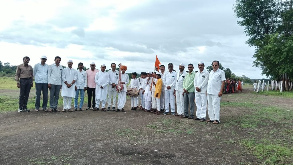 गोंडगाव विदयालयातील विदयार्थ्यांची पायी दिंडी.हरी नामाचा गजर. 1 IMG 20260724 WA0617